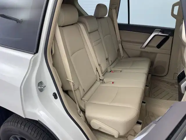 トヨタ ランドクルーザー プラド TX Lパッケージ マットブラED 新潟県 2023(令5)年 3.2万km ホワイトパールクリスタルシャイン サンルーフ/7人乗り/ベージュ革シート/プリクラッシュセーフティ/レーダークルーズコントロール/レーンキープアシスト/パーキングサポートブレーキ/ALPINEナビ/　・フルセグTV/　・CD/DVD/SD再生機能/　・Apple car play/　・HDMI/ALPINEフリップダウンモニター/ETC/パワーシート/電動格納サードシート/エアシート/シートヒーター/M’s SPEEDフロントハーフスポイラー/オートライト/オートハイビーム/LEDヘッドライト/プッシュスタート/社外ラバーマット/ステアリングスイッチ/オートドアミラー