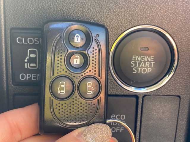 ダイハツ タント カスタム RS SA 兵庫県 2014(平26)年 2.2万km タングステングレーM スマートアシスト/純正SDナビ/(CD/DVD/BT/AUX/AM/FM)/バックカメラ/アイドリングストップ/ドアバイザー/純正フロアマット/プッシュスタート/両側パワースライドドア/ETC/LEDヘッドライト/電動格納ミラー