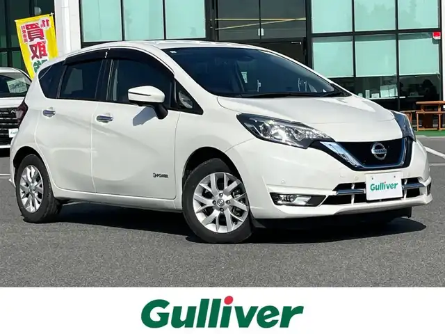 日産 ノート e－パワー メダリスト 奈良県 2018(平30)年 4.9万km ブリリアントホワイトパール 純正ナビ　[MM317D-W]/アラウンドビューモニター　/デジタルインナーミラー　/レーダークルーズコントロール　/レーンキープアシスト/ハーフレザーシート /フルセグTV /前後ドライブレコーダー /LEDヘッドライト /社外シフトレバー/フォグライト