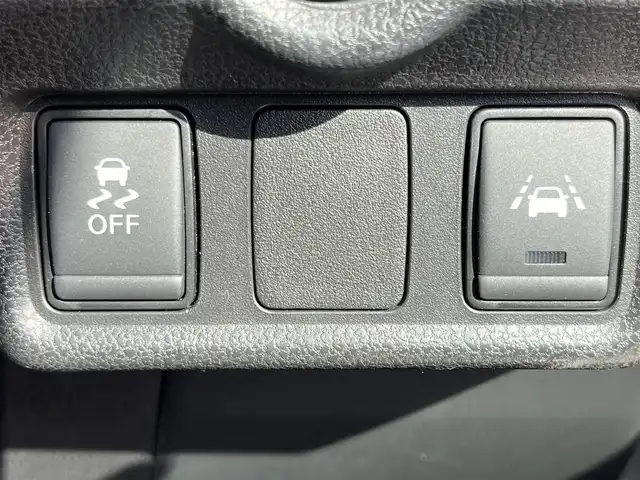 日産 ノート e－パワー メダリスト 奈良県 2018(平30)年 4.9万km ブリリアントホワイトパール 純正ナビ　[MM317D-W]/アラウンドビューモニター　/デジタルインナーミラー　/レーダークルーズコントロール　/レーンキープアシスト/ハーフレザーシート /フルセグTV /前後ドライブレコーダー /LEDヘッドライト /社外シフトレバー/フォグライト