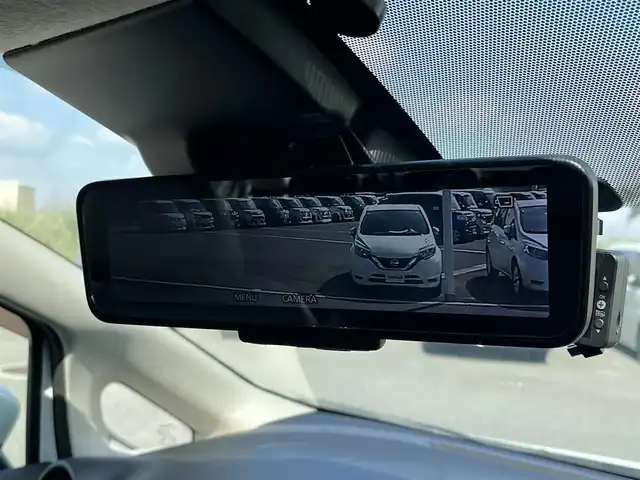 日産 ノート e－パワー メダリスト 奈良県 2018(平30)年 4.9万km ブリリアントホワイトパール 純正ナビ　[MM317D-W]/アラウンドビューモニター　/デジタルインナーミラー　/レーダークルーズコントロール　/レーンキープアシスト/ハーフレザーシート /フルセグTV /前後ドライブレコーダー /LEDヘッドライト /社外シフトレバー/フォグライト