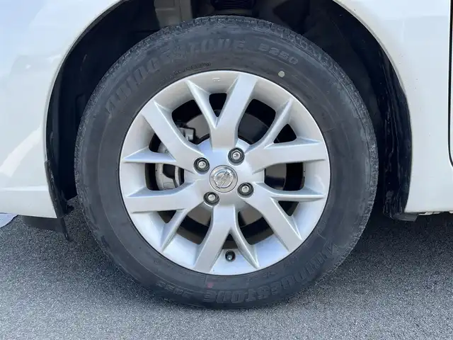 日産 ノート e－パワー メダリスト 奈良県 2018(平30)年 4.9万km ブリリアントホワイトパール 純正ナビ　[MM317D-W]/アラウンドビューモニター　/デジタルインナーミラー　/レーダークルーズコントロール　/レーンキープアシスト/ハーフレザーシート /フルセグTV /前後ドライブレコーダー /LEDヘッドライト /社外シフトレバー/フォグライト