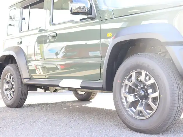 スズキ ジムニー ノマド FC 神奈川県 2025(令7)年 0.1千km 緑 登録済未使用車/フロアマット/ドアバイザー/エンジンプッシュスタート/クルーズコントロール/LEDヘッドライト/スマートキー/４WD/保証書/取説/スペアスマートキー