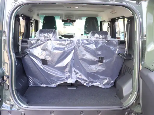 スズキ ジムニー ノマド FC 神奈川県 2025(令7)年 0.1千km 緑 登録済未使用車/フロアマット/ドアバイザー/エンジンプッシュスタート/クルーズコントロール/LEDヘッドライト/スマートキー/４WD/保証書/取説/スペアスマートキー