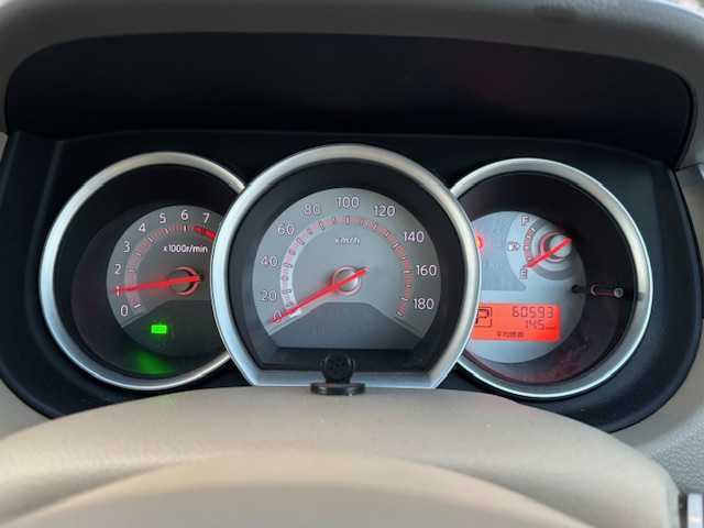 日産 ティーダ 15M 宮城県 2011(平23)年 6.1万km ホワイトパール 登録時走行距離60593km/純正ＳＤナビ/フルセグ／ＣＤ／ＤＶＤ／Ｂｌｕｅｔｏｏｔｈ/ドアバイザー/AAC/電動格納ミラー/純正フロアマット/純正ドアバイザー/純正ホイールキャップ/ヘッドライトレベライザー/エコモードスイッチ/オートライト