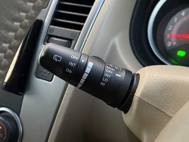 日産 ティーダ 15M 宮城県 2011(平23)年 6.1万km ホワイトパール 登録時走行距離60593km/純正ＳＤナビ/フルセグ／ＣＤ／ＤＶＤ／Ｂｌｕｅｔｏｏｔｈ/ドアバイザー/AAC/電動格納ミラー/純正フロアマット/純正ドアバイザー/純正ホイールキャップ/ヘッドライトレベライザー/エコモードスイッチ/オートライト