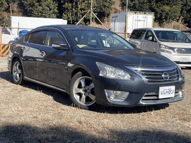 日産 ティアナ XE 東京都 2015(平27)年 9万km ウォーターフォールブルー (株)IDOMが運営する【じしゃロン昭島店】の自社ローン専用車両になります。こちらは現金またはオートローンご利用時の価格です。自社ローンご希望の方は別途その旨お申付け下さい