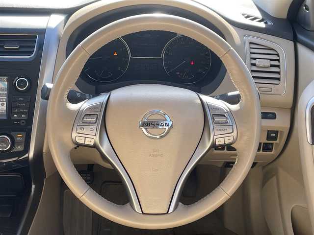 日産 ティアナ XE 東京都 2015(平27)年 9万km ウォーターフォールブルー (株)IDOMが運営する【じしゃロン昭島店】の自社ローン専用車両になります。こちらは現金またはオートローンご利用時の価格です。自社ローンご希望の方は別途その旨お申付け下さい