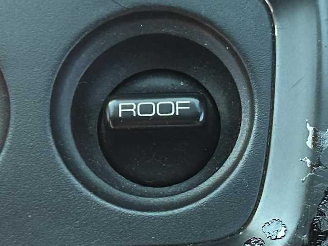 ホンダ Ｓ２０００ 宮城県 1999(平11)年 6.5万km シルバーストーンメタリック 6速マニュアルトランスミッション/電動パワーステアリング/運転席レカロシート/助手席本革レザーシート/カーオーディオ/純正アルミホイール/純正フロアマット/ドライブレコーダー/アンチロック・ブレーキ・システム