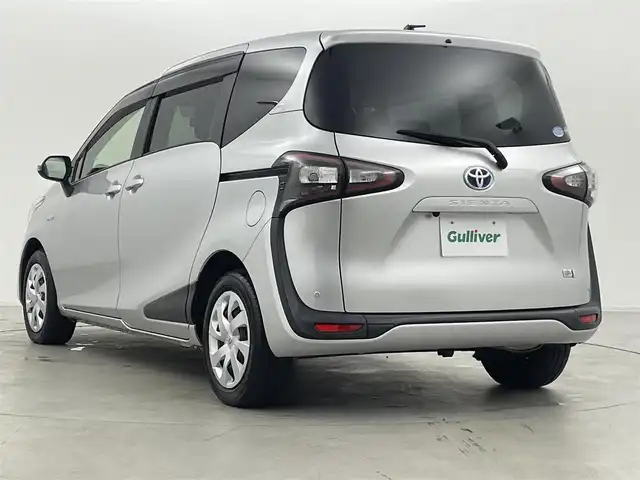 トヨタ シエンタ ハイブリッド G 群馬県 2016(平28)年 2.7万km シルバーM ナビレディパッケージ/・バックカメラ/・ステアリングスイッチ/LEDランプパッケージ/・LEDヘッドランプ/・フロントフォグランプ/＝＝＝＝＝＝/社外ナビ(AVIC-RW99)/AM/FM/CD/DVD/BT/フルセグ/ETC/社外前後ドライブレコーダー(GL-03AP)/両側パワースライドドア/前後コーナーセンサー/スマートキー/プッシュスタート