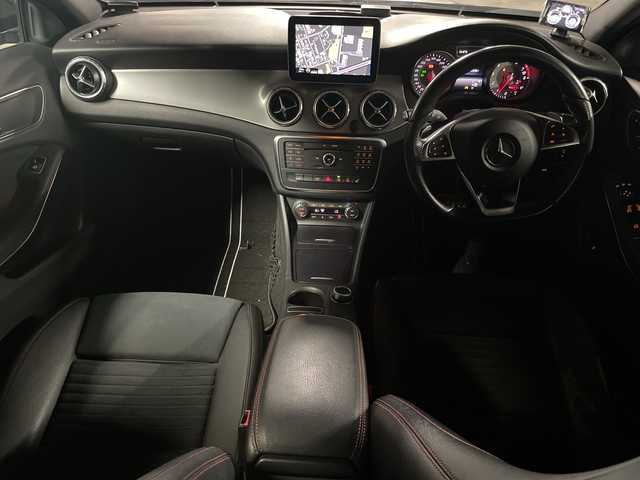 メルセデス・ベンツ ＧＬＡ１８０ スポーツ 愛知県 2016(平28)年 13.7万km 黒 純正HDDナビゲーション/CD DVD Bluetooth フルセグTV/バックカメラ/ETC/パワーシート(D席)/運転席メモリー付きパワーシート/HIDヘッドライト/オートライト/コーナーセンサー/シートヒーター(D/N)/ドライブレコーダー/アイドリングストップ/ルーフレール
