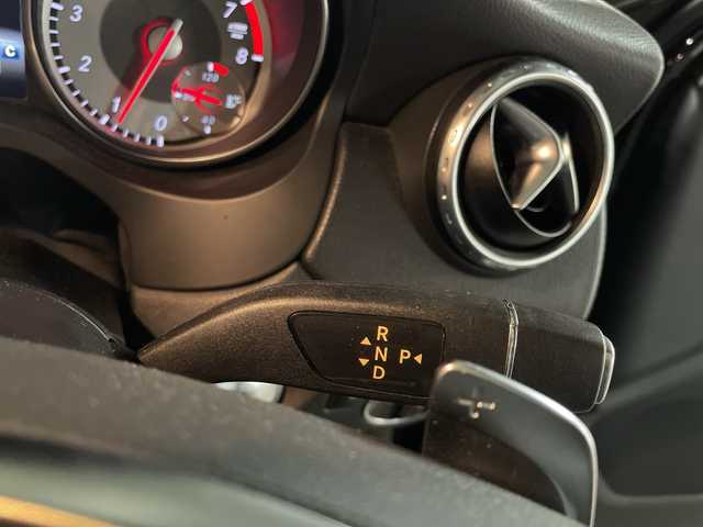 メルセデス・ベンツ ＧＬＡ１８０ スポーツ 愛知県 2016(平28)年 13.7万km 黒 純正HDDナビゲーション/CD DVD Bluetooth フルセグTV/バックカメラ/ETC/パワーシート(D席)/運転席メモリー付きパワーシート/HIDヘッドライト/オートライト/コーナーセンサー/シートヒーター(D/N)/ドライブレコーダー/アイドリングストップ/ルーフレール