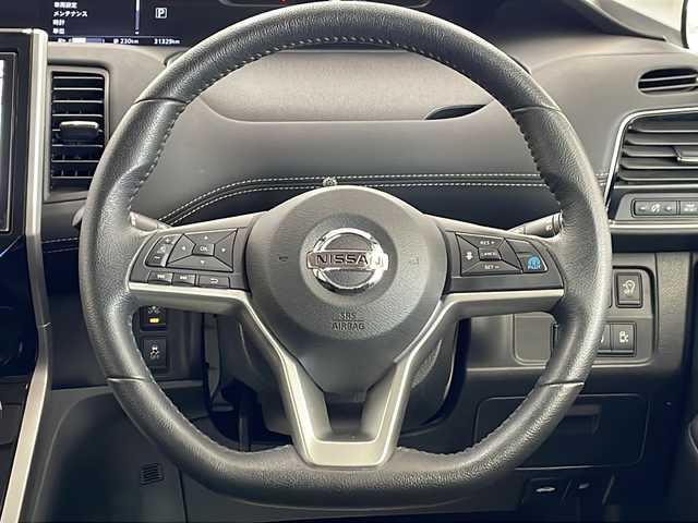 日産 セレナ ハイウェイスター プロパイロットED 道央・札幌 2017(平29)年 3.2万km ブリリアントホワイトパール ・4WD/・社外ナビ/フルセグTV/DVD/CD/SD/BT/・バックカメラ/・両側パワースライドドア/・プロパイロット/・エマージェンシーブレーキ/・車線逸脱防止支援/・標識検知/・パーキングセンサー/・アイドリングストップ/・横滑り防止/・ETC/・LEDヘッドライト/・フロントフォグ/・プッシュスタート/・インテリジェントキー/・電格ミラー/・冬タイヤ純正15インチAW積込