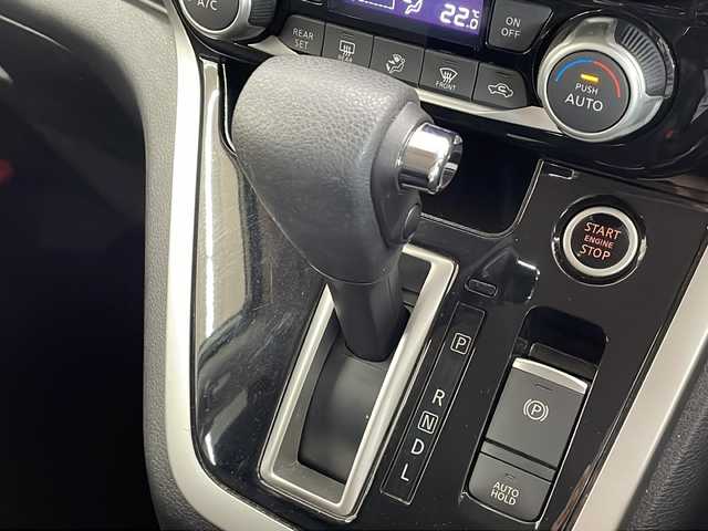 日産 セレナ ハイウェイスター プロパイロットED 道央・札幌 2017(平29)年 3.2万km ブリリアントホワイトパール ・4WD/・社外ナビ/フルセグTV/DVD/CD/SD/BT/・バックカメラ/・両側パワースライドドア/・プロパイロット/・エマージェンシーブレーキ/・車線逸脱防止支援/・標識検知/・パーキングセンサー/・アイドリングストップ/・横滑り防止/・ETC/・LEDヘッドライト/・フロントフォグ/・プッシュスタート/・インテリジェントキー/・電格ミラー/・冬タイヤ純正15インチAW積込