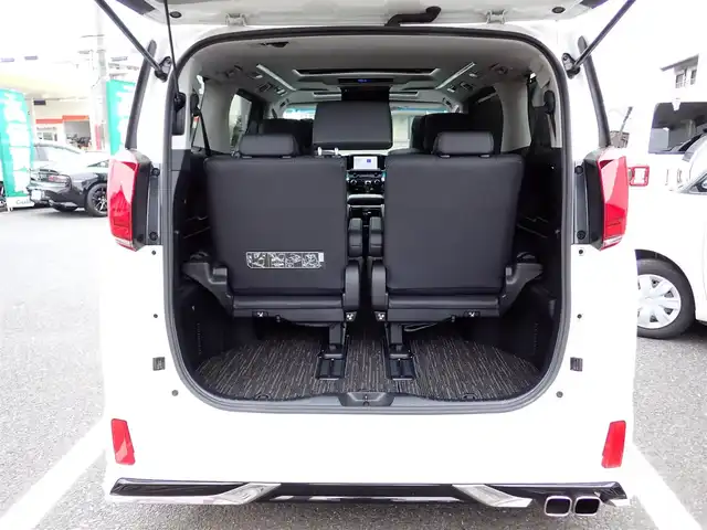 トヨタ アルファード S Cパッケージ 千葉県 2021(令3)年 3.5万km ホワイトパールクリスタルシャイン ディスプレイオーディオ/・Bluetooth/AM/FM/DVD/純正フリップダウンモニター/ムーンルーフ/モデリスタエアロ/ビルトインETC/両側パワースライドドア/パワーバックドア/デジタルインナーミラー/BSM（ブラインドスポットモニター）/Toyota Safety Sense/・プリクラッシュセーフティ/・レーントレーシングアシスト/・アダプティブハイビームシステム/・オートマチックハイビーム/・ロードサインアシスト/・レーダークルーズコントロール/・先行車発進告知機能/LEDヘッドライト/オートライト/黒レザーシート/パワーシート/エアシート/シートヒーター/ステアリングヒーター/プッシュスタート/スマートキー/純正18インチAW/取扱説明書/保証書