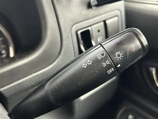 スズキ ジムニー ランドベンチャー 道央・札幌 2015(平27)年 8.7万km クールカーキPM ・４WD/・Panasonicメモリーナビ(CN-R301Z)/　CD/DVD/SD/BT/フルセグTV/・バックカメラ/・ステアリングスイッチ/・ドライブレコーダー/・ETC/・ハロゲンヘッドライト/・フロントフォグランプ/・ヘッドランプレベライザー/・ドアミラーウィンカー/・ミラーヒーター/・ドアバイザー/・専用シート表皮/・D席シートヒーター/・本革巻きステアリング/・純正16インチAW/・純正フロアマット/・キーレス/・スペアキー/・取扱説明書/・保証書