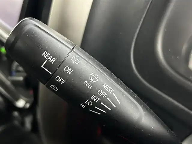 スズキ ジムニー ランドベンチャー 道央・札幌 2015(平27)年 8.7万km クールカーキPM ・４WD/・Panasonicメモリーナビ(CN-R301Z)/　CD/DVD/SD/BT/フルセグTV/・バックカメラ/・ステアリングスイッチ/・ドライブレコーダー/・ETC/・ハロゲンヘッドライト/・フロントフォグランプ/・ヘッドランプレベライザー/・ドアミラーウィンカー/・ミラーヒーター/・ドアバイザー/・専用シート表皮/・D席シートヒーター/・本革巻きステアリング/・純正16インチAW/・純正フロアマット/・キーレス/・スペアキー/・取扱説明書/・保証書