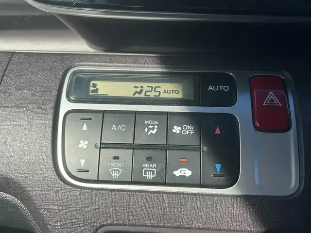 ホンダ Ｎ ＯＮＥ プレミアム Lパッケージ 鳥取県 2013(平25)年 4.5万km プレミアムホワイトパール 純正オーディオ/・CD/USB/AUX/スマートキー/プッシュスタート/オートエアコン/ECONボタン/ウィンカー付き電動格納ミラー/純正AW/オートライト/キセノンライト/W＆サイドエアバック/カーテンエアバック　