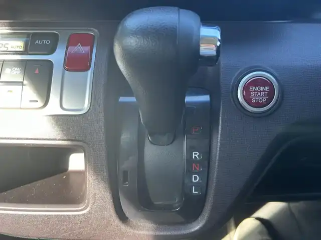 ホンダ Ｎ ＯＮＥ プレミアム Lパッケージ 鳥取県 2013(平25)年 4.5万km プレミアムホワイトパール 純正オーディオ/・CD/USB/AUX/スマートキー/プッシュスタート/オートエアコン/ECONボタン/ウィンカー付き電動格納ミラー/純正AW/オートライト/キセノンライト/W＆サイドエアバック/カーテンエアバック　