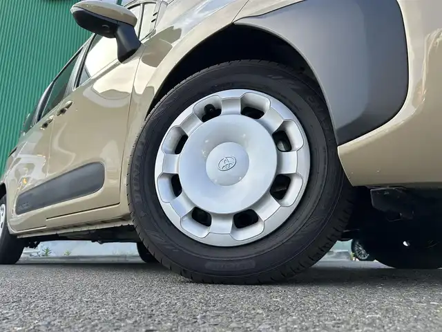 トヨタ シエンタ G 宮城県 2024(令6)年 0.4万km ベージュ コンフォートパッケージ/・IRカット機能付ガラス/・シルバー加飾付革巻きステアリング/・ステアリングヒーター/・シートヒーター（運転席/助手席）/パノラミックビューモニター/地デジTV/＝＝＝/セーフティセンス/・プリクラッシュセーフティ/・レーントレーシングアシスト/・レーンディパーチャーアラート/・レーダークルーズコントロール/・オートマチックハイビーム/・ロードサインアシスト/・プロアクティブドライビングアシスト/・発進遅れ告知機能/パーキングサポートブレーキ（前後方静止物/後方接近車両）/ブラインドスポットモニター/8インチディスプレイオーディオ/・コネクティッドナビ対応8インチディスプレイオーディオ/・Bluetooth/・AppleCarPlay/AndroidAuto/ビルトインETC/両側パワースライドドア/革巻きステアリング/ステアリングスイッチ/LEDヘッドランプ/オートライト/スマートキー＆プッシュスタート/電動格納ミラー/フロアマット/W/サイド/カーテンエアバッグ