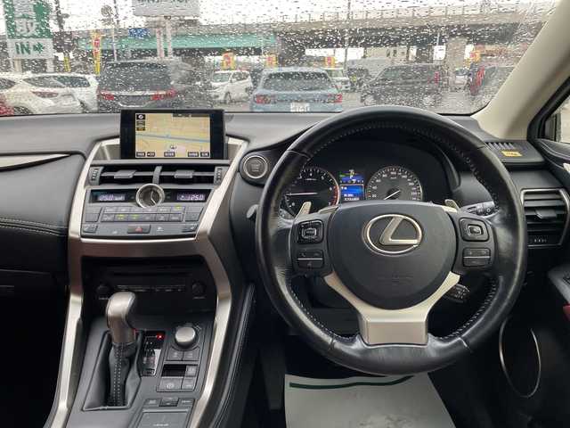 レクサス ＮＸ 200t Iパッケージ 石川県 2015(平27)年 12.1万km 赤 純正ナビ　フルセグＴＶ　パノラマモニター　ＬＥＤヘッドライト　パワーバックドア　革シート　シートヒーター　ハンドルヒーター　クルコン　レーダーブレーキ　コーナーセンサー　パワーシート　ＥＴＣ