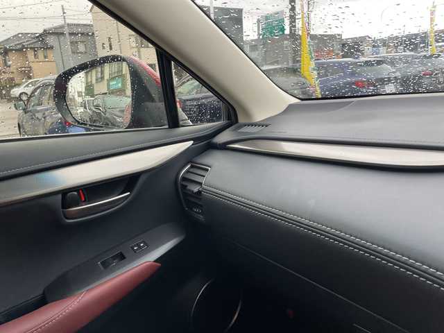 レクサス ＮＸ 200t Iパッケージ 石川県 2015(平27)年 12.1万km 赤 純正ナビ　フルセグＴＶ　パノラマモニター　ＬＥＤヘッドライト　パワーバックドア　革シート　シートヒーター　ハンドルヒーター　クルコン　レーダーブレーキ　コーナーセンサー　パワーシート　ＥＴＣ