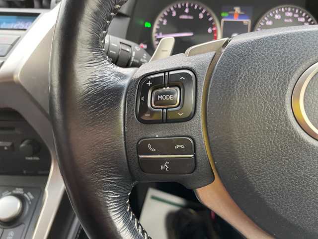 レクサス ＮＸ 200t Iパッケージ 石川県 2015(平27)年 12.1万km 赤 純正ナビ　フルセグＴＶ　パノラマモニター　ＬＥＤヘッドライト　パワーバックドア　革シート　シートヒーター　ハンドルヒーター　クルコン　レーダーブレーキ　コーナーセンサー　パワーシート　ＥＴＣ