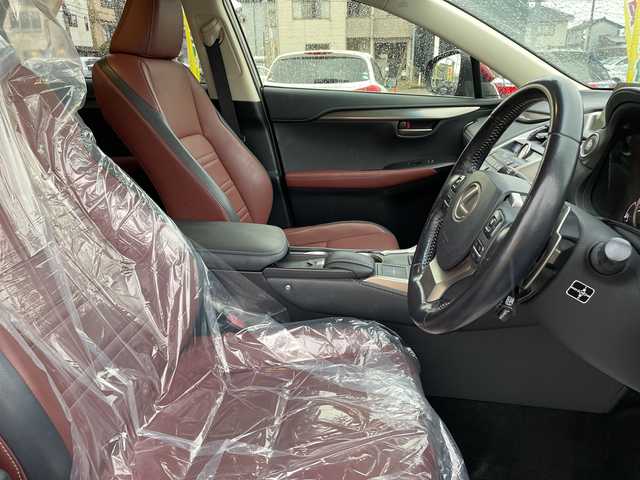 レクサス ＮＸ 200t Iパッケージ 石川県 2015(平27)年 12.1万km 赤 純正ナビ　フルセグＴＶ　パノラマモニター　ＬＥＤヘッドライト　パワーバックドア　革シート　シートヒーター　ハンドルヒーター　クルコン　レーダーブレーキ　コーナーセンサー　パワーシート　ＥＴＣ