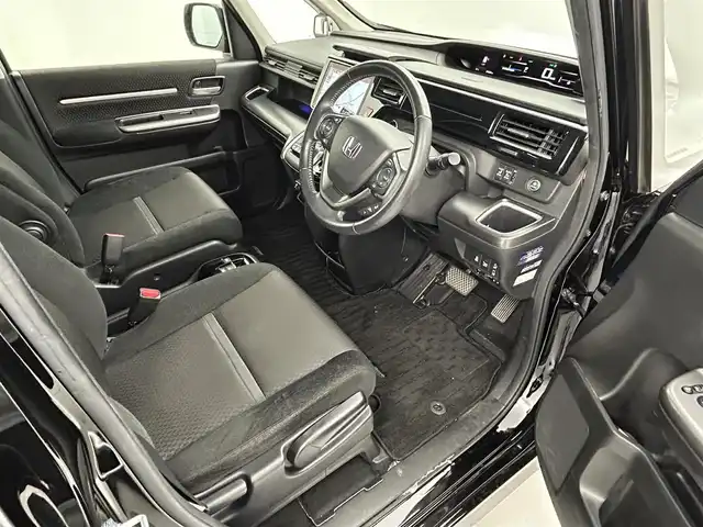 ホンダ ステップワゴン スパーダ ハイブリッド G ホンダセンシング 熊本県 2019(平31)年 4.6万km プレミアムスパークルブラックパール 純正ナビ（ＣＤ・ＤＶＤ・フルセグ・ＢＴ・ＳＤ・ＵＳＢ）/バックカメラ　/純正フリップダウンモニター　/社外前後ドライブレコーダー　/ビルトインＥＴＣ　/両側パワースライドドア　/クルーズコントロール/衝突軽減ブレーキ/レーンキープアシスト/横滑り防止/アイドリングストップ/純正フロアマット/純正16インチAW/オートライト/LEDヘッドライト/フォグランプ/スマートキー/プッシュスタート