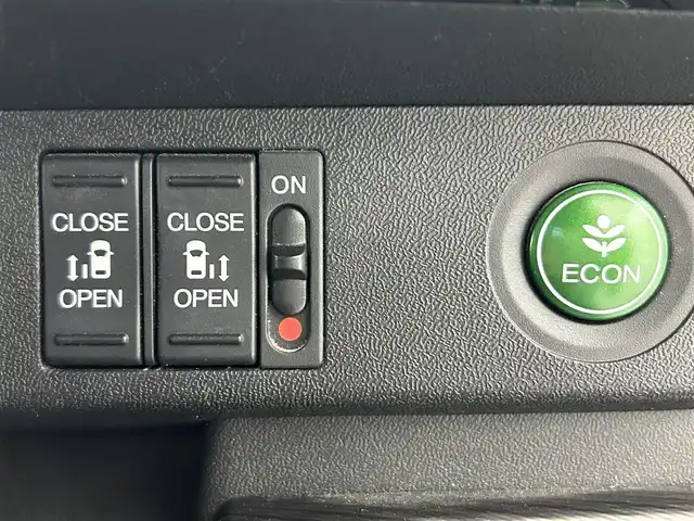 ホンダ ステップワゴン スパーダ ハイブリッド G ホンダセンシング 熊本県 2019(平31)年 4.6万km プレミアムスパークルブラックパール 純正ナビ（ＣＤ・ＤＶＤ・フルセグ・ＢＴ・ＳＤ・ＵＳＢ）/バックカメラ　/純正フリップダウンモニター　/社外前後ドライブレコーダー　/ビルトインＥＴＣ　/両側パワースライドドア　/クルーズコントロール/衝突軽減ブレーキ/レーンキープアシスト/横滑り防止/アイドリングストップ/純正フロアマット/純正16インチAW/オートライト/LEDヘッドライト/フォグランプ/スマートキー/プッシュスタート