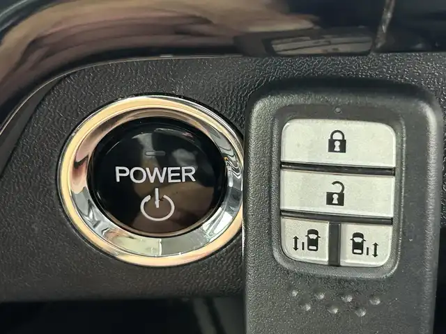 ホンダ ステップワゴン スパーダ ハイブリッド G ホンダセンシング 熊本県 2019(平31)年 4.6万km プレミアムスパークルブラックパール 純正ナビ（ＣＤ・ＤＶＤ・フルセグ・ＢＴ・ＳＤ・ＵＳＢ）/バックカメラ　/純正フリップダウンモニター　/社外前後ドライブレコーダー　/ビルトインＥＴＣ　/両側パワースライドドア　/クルーズコントロール/衝突軽減ブレーキ/レーンキープアシスト/横滑り防止/アイドリングストップ/純正フロアマット/純正16インチAW/オートライト/LEDヘッドライト/フォグランプ/スマートキー/プッシュスタート