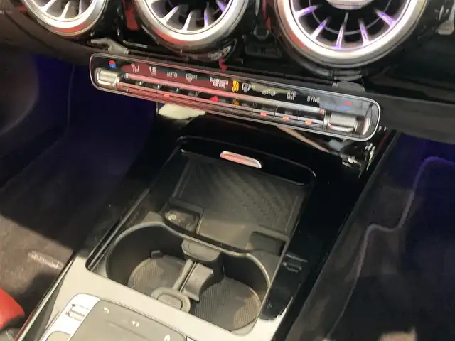 メルセデス・ベンツ ＣＬＡ２００ｄ AMGライン 熊本県 2019(令1)年 4.5万km デジタルホワイト レザーエクスクルーシブパッケージ/パノラマサンルーフ/純正メモリナビ/Bluetooth/USB/AppleCarPlay/フルセグテレビ/360°カメラ/フルレザーシート/シートヒーター/パワーシート/アクティブステアリングアシスト/ヘッドアップディスプレイ/アクティブレーンキーピングアシスト/道路標識アシスト/アクティブブレーキアシスト/アテンションアシスト/ブラインドスポットモニター/レーンチェンジアシスト/インテリジェントライトシステム/純正LEDヘッドライト/ETC2.0/前後ドライブレコーダー