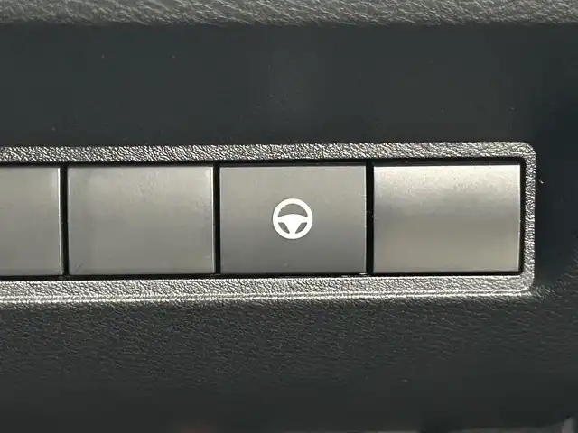 日産 オーラ ニスモ 千葉県 2022(令4)年 0.9万km ダークメタルグレー/スーパーブラック2トーン 禁煙車/エマージェンシーブレーキ/・ハンドル支援/・ブラインドスポットモニター/・駐車支援/・コーナーセンサー/・プロパイロット/純正９インチメモリナビ/・USB/HDMI/Bluetooth/Apple CarPlay/・アラウンドビューモニター/・インテリジェントルームミラー/・ビルトインETC２.０/革巻きステアリング/・ステアリングスイッチ/電子パーキング/・ブレーキホールド/純正フロアマット/純正１７インチAW/オートライト/・LEDヘッドライト/・LEDフォグランプ