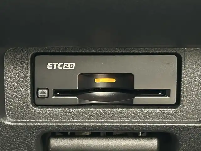 日産 オーラ ニスモ 千葉県 2022(令4)年 0.9万km ダークメタルグレー/スーパーブラック2トーン 禁煙車/エマージェンシーブレーキ/・ハンドル支援/・ブラインドスポットモニター/・駐車支援/・コーナーセンサー/・プロパイロット/純正９インチメモリナビ/・USB/HDMI/Bluetooth/Apple CarPlay/・アラウンドビューモニター/・インテリジェントルームミラー/・ビルトインETC２.０/革巻きステアリング/・ステアリングスイッチ/電子パーキング/・ブレーキホールド/純正フロアマット/純正１７インチAW/オートライト/・LEDヘッドライト/・LEDフォグランプ