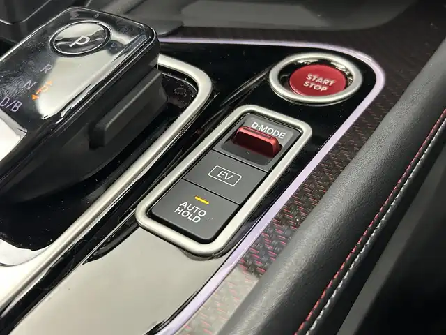 日産 オーラ ニスモ 千葉県 2022(令4)年 0.9万km ダークメタルグレー/スーパーブラック2トーン 禁煙車/エマージェンシーブレーキ/・ハンドル支援/・ブラインドスポットモニター/・駐車支援/・コーナーセンサー/・プロパイロット/純正９インチメモリナビ/・USB/HDMI/Bluetooth/Apple CarPlay/・アラウンドビューモニター/・インテリジェントルームミラー/・ビルトインETC２.０/革巻きステアリング/・ステアリングスイッチ/電子パーキング/・ブレーキホールド/純正フロアマット/純正１７インチAW/オートライト/・LEDヘッドライト/・LEDフォグランプ