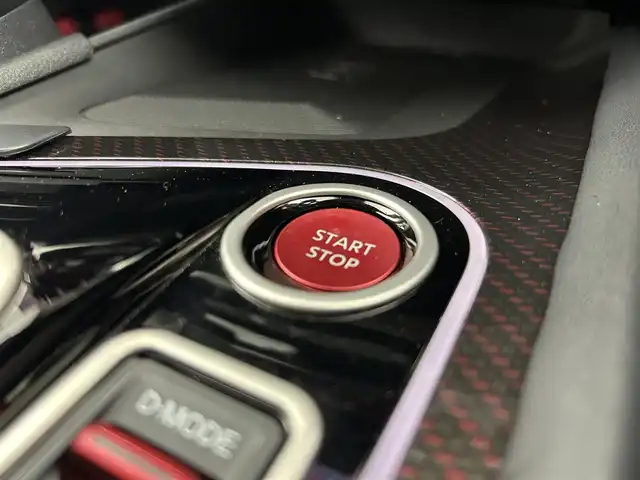 日産 オーラ ニスモ 千葉県 2022(令4)年 0.9万km ダークメタルグレー/スーパーブラック2トーン 禁煙車/エマージェンシーブレーキ/・ハンドル支援/・ブラインドスポットモニター/・駐車支援/・コーナーセンサー/・プロパイロット/純正９インチメモリナビ/・USB/HDMI/Bluetooth/Apple CarPlay/・アラウンドビューモニター/・インテリジェントルームミラー/・ビルトインETC２.０/革巻きステアリング/・ステアリングスイッチ/電子パーキング/・ブレーキホールド/純正フロアマット/純正１７インチAW/オートライト/・LEDヘッドライト/・LEDフォグランプ