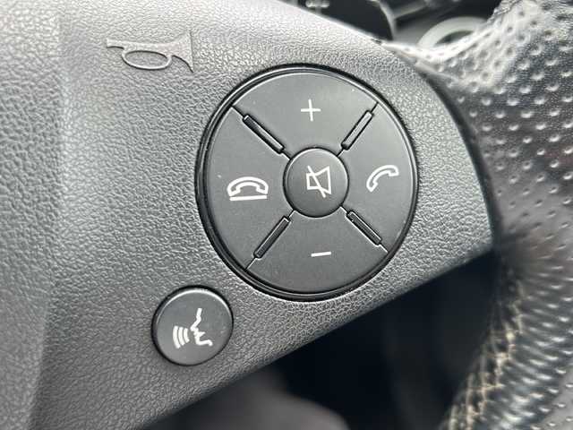 メルセデス・ベンツ Ｅ２５０ CGIBエフィAVG125！ED 鹿児島県 2011(平23)年 11.3万km オブシディアンブラック 純正ナビ/Bluetooth/HDD/エンジンスタートボタン/パワーステアリング/パワーウィンドウ/ETC/サンルーフ/電動リアゲート/純正フロアマット/純正アルミホイール/ABS/横滑り防止装置/AFS/クリアランスソナー/盗難防止装置