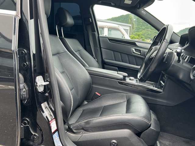 メルセデス・ベンツ Ｅ２５０ CGIBエフィAVG125！ED 鹿児島県 2011(平23)年 11.3万km オブシディアンブラック 純正ナビ/Bluetooth/HDD/エンジンスタートボタン/パワーステアリング/パワーウィンドウ/ETC/サンルーフ/電動リアゲート/純正フロアマット/純正アルミホイール/ABS/横滑り防止装置/AFS/クリアランスソナー/盗難防止装置