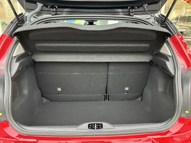 シトロエン シトロエン Ｃ３ シャイン 長崎県 2023(令5)年 0.4万km 赤 衝突被害軽減ブレーキ/純正ディスプレイオーディオ/バックカメラ/ETC/クルーズコントロール/横すべり防止装置/Bluetooth接続/スマートキー・スペアキー/ステアリングスイッチ/MTモード付AT/LEDオートヘッドライト/ISOFIX
