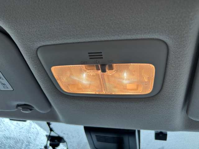 トヨタ シエンタ G クエロ 大阪府 2020(令2)年 3.1万km シルバーM ナビ　/フルセグ　/バックカメラ　/Ｂｌｕｅｔｏｏｔｈ　/両側パワースライドドア　/ハーフレザーシート　/ＬＥＤヘッドライト　/オートハイビーム　/前後ドライブレコーダー　/前後コーナーセンサー　/ビルトインＥＴＣ/マット/バイザー