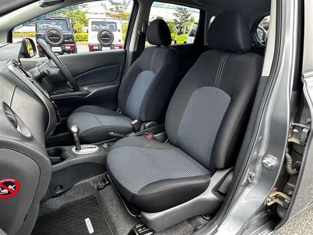 日産 ノート X DIG－S 熊本県 2013(平25)年 4.1万km アルティメイトメタルシルバー 純正ナビ（AM/FM/CD/SD)/フルセグテレビ/バックモニター/プッシュスタート/アイドリングストップ/純正アルミホイール/純正フロアマット/横滑り防止装置/電動格納ドアミラー/ハロゲンヘッドライト/フォグライト