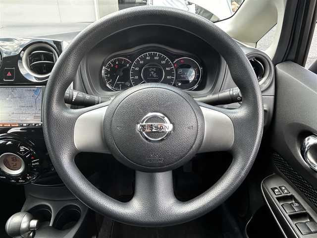 日産 ノート X DIG－S 熊本県 2013(平25)年 4.1万km アルティメイトメタルシルバー 純正ナビ（AM/FM/CD/SD)/フルセグテレビ/バックモニター/プッシュスタート/アイドリングストップ/純正アルミホイール/純正フロアマット/横滑り防止装置/電動格納ドアミラー/ハロゲンヘッドライト/フォグライト