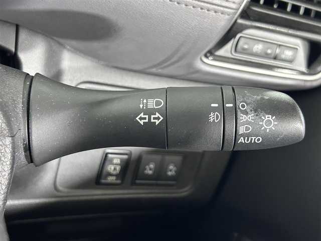 日産 セレナ e－パワー ハイウェイスター V 佐賀県 2020(令2)年 2.9万km マルーンレッド 純正10インチナビ/フルセグTV/CD/DVD/Bluetooth/純正11インチフリップダウンモニター/全方位カメラ/衝突被害軽減システム/レーダークルーズコントロール/レーンアシスト/ロードサインアシスト/駐車支援システム/クリアランスソナー/オートライト/オートマチックハイビーム/クリアランスソナー/電子パーキング/オートブレーキホールド/前方ドライブレコーダー/LEDヘッドライト/フォグライト/両側パワースライドドア/シートバックテーブル/後席サンシェード/ISOFIX対応シート/純正フロアマット/純正15インチアルミホイール/ステアリングスイッチ/プッシュスタート/スマートキー/スペアキー×１