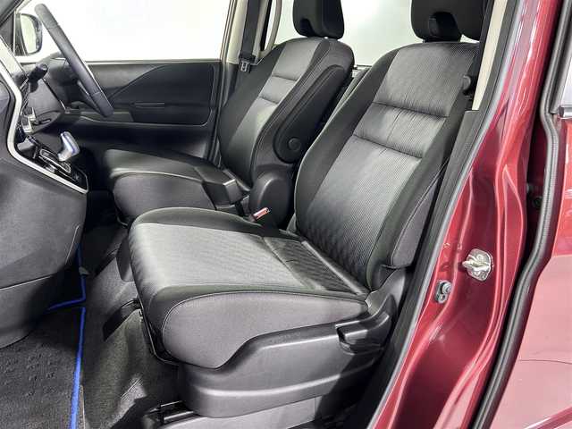 日産 セレナ e－パワー ハイウェイスター V 佐賀県 2020(令2)年 2.9万km マルーンレッド 純正10インチナビ/フルセグTV/CD/DVD/Bluetooth/純正11インチフリップダウンモニター/全方位カメラ/衝突被害軽減システム/レーダークルーズコントロール/レーンアシスト/ロードサインアシスト/駐車支援システム/クリアランスソナー/オートライト/オートマチックハイビーム/クリアランスソナー/電子パーキング/オートブレーキホールド/前方ドライブレコーダー/LEDヘッドライト/フォグライト/両側パワースライドドア/シートバックテーブル/後席サンシェード/ISOFIX対応シート/純正フロアマット/純正15インチアルミホイール/ステアリングスイッチ/プッシュスタート/スマートキー/スペアキー×１