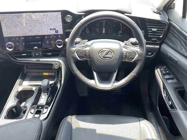 レクサス ＮＸ 350h バージョンL 愛知県 2022(令4)年 2.5万km ソニッククォーツ ワンオーナー車　サンルーフ　黒革シート　全方位カメラ　ナビＴＶ　衝突被害軽減装置　レーンキーピングアシスト　ヘッドアップディスプレイ　置くだけ充電　全席シートヒーター　前席エアーシート　ＥＴＣ　ドライブレコーダー　100Vコンセント　パワーバックドア　ステアリングヒーター　保証書　取説書