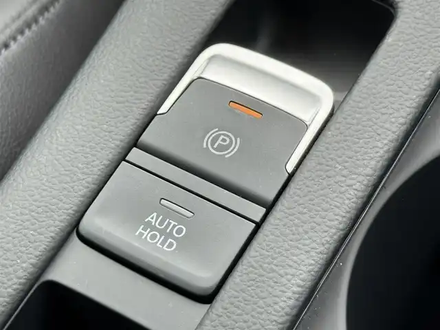 フォルクスワーゲン パサート ヴァリアント TDI エレガンス 静岡県 2018(平30)年 1.4万km ディープブラックパールエフェクト ディーラーOPナビ/【フルセグTV/DVD再生/Bluetooth接続】/パーキングアシスト/Discover Pro パッケージ/・ETC 2.0対応車載器/・Apple Car Play/・Android Auto/運転支援アシスト/・ACC(アダプティブクルーズコントロール)/・LKA(レーンキーピングアシスト)/・BSM(ブラインドスポットモニター)/ブラックハーフレザーシート/シートヒーター(D/N席)/アイドリングストップ/ワンオーナー/革巻きステアリング/ドライブレコーダー/ワイヤレス充電機能/USB接続/オートホールド/取扱説明書/保証書