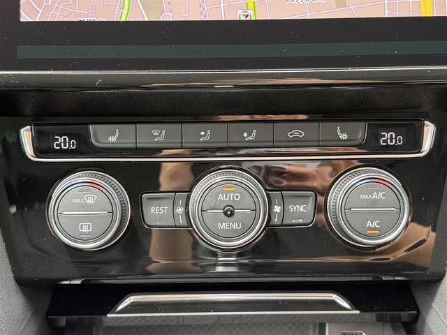 フォルクスワーゲン パサート ヴァリアント TDI エレガンス 静岡県 2018(平30)年 1.4万km ディープブラックパールエフェクト ディーラーOPナビ/【フルセグTV/DVD再生/Bluetooth接続】/パーキングアシスト/Discover Pro パッケージ/・ETC 2.0対応車載器/・Apple Car Play/・Android Auto/運転支援アシスト/・ACC(アダプティブクルーズコントロール)/・LKA(レーンキーピングアシスト)/・BSM(ブラインドスポットモニター)/ブラックハーフレザーシート/シートヒーター(D/N席)/アイドリングストップ/ワンオーナー/革巻きステアリング/ドライブレコーダー/ワイヤレス充電機能/USB接続/オートホールド/取扱説明書/保証書