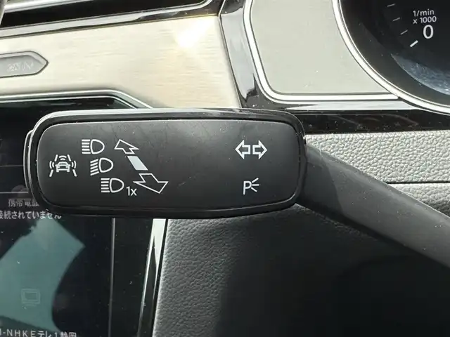 フォルクスワーゲン パサート ヴァリアント TDI エレガンス 静岡県 2018(平30)年 1.4万km ディープブラックパールエフェクト ディーラーOPナビ/【フルセグTV/DVD再生/Bluetooth接続】/パーキングアシスト/Discover Pro パッケージ/・ETC 2.0対応車載器/・Apple Car Play/・Android Auto/運転支援アシスト/・ACC(アダプティブクルーズコントロール)/・LKA(レーンキーピングアシスト)/・BSM(ブラインドスポットモニター)/ブラックハーフレザーシート/シートヒーター(D/N席)/アイドリングストップ/ワンオーナー/革巻きステアリング/ドライブレコーダー/ワイヤレス充電機能/USB接続/オートホールド/取扱説明書/保証書