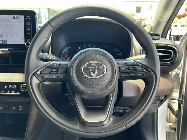 トヨタ ヤリスクロス ハイブリッド Z 兵庫県 2020(令2)年 3.6万km ブラックマイカ/ホワイトパールクリスタルシャイン 2トーン ワンオーナー/純正ナビ/   (BT/USB)/フルセグTV/バックカメラ/ETC/衝突軽減ブレーキ/レーダークルーズコントロール/前後コーナーセンサー/前後ドライブレコーダー/パワーシート/シートヒーター/LEDヘッドライト/オートライト/オートハイビーム/スマートキー/電動格納ミラー/純正フロアマット/純正ドアバイザー/純正アルミ18インチ/取扱説明書・保証書