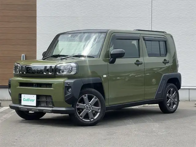 ダイハツ タフト G ダーククロムベンチャー 秋田県 2022(令4)年 4.9万km フォレストカーキメタリック ４WD/衝突軽減システム/LEDヘッドライト/社外メモリナビ（DVD/CD再生可能）/フルセグ/パノラマモニター（全方位カメラ）/ダイハツ純正15インチアルミ（夏タイヤ装着）/スマートキー/アイドリングストップ/プッシュスタート/レーンキープアシスト/コーナーセンサー/ダウンヒルアシストコントロール/オートマチックハイビーム/ステアリングスイッチ/前席シートヒーター/電動パーキングブレーキ/ブレーキホールド機能/ETC/ガラスルーフ/ルーフレール/社外フロアマット/社外ドアバイザー/オートライト/オートエアコン/パワーステアリング/パワーウィンドウ/横滑り防止/盗難防止装置/寒冷地仕様/電動格納ミラー/保証書/取扱説明書/記録簿